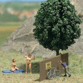 Busch 7669 Ho Scale Complete Miniature Scene Admiring The Scenery