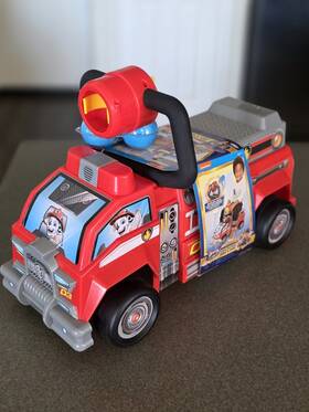 Jakks Pacific 15554ve01 Paw Patrol Roll And Ride Fire Truck With Ball Launcher