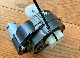 1060302 Peg Perego Power Pull Tractor Loader Motor Gearbox Assembly 0013 1060302 Peg Perego Power Pull Tractor Loader Motor Gearbox Assembly 0013