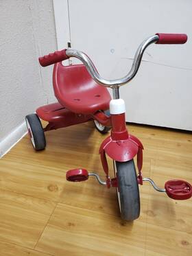 Radio Flyer 711181242799 Folding Trike Ride Pre Assembled Red Beginner Tricycle Kid Girl 3 Wheel 2 Year