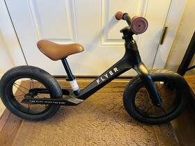 91897567 Radio Flyer Ultra Lite 12 Inch Kidsft Balance Bike - Black