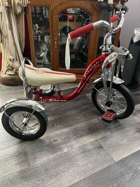 Schwinn 038675145634 Sting Ray Trike For Toddlers And Kids. Vg Condition