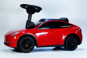 Tesla Md2023222 Model Y Red Ride-on Toy Car 4 Wheels Radio Flyer