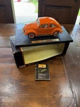Very Nice Maisto Diecast Volkswagen Beetle 1/18 Scale Orange. Fixed Price $20.00.